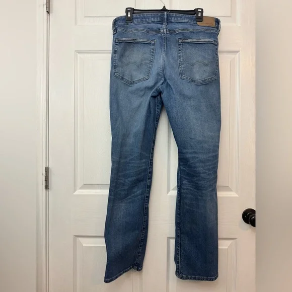 American Eagle Outfitters Men’s Original Bootcut Jeans Size 34x32 *Stains* - Picture 2 of 6